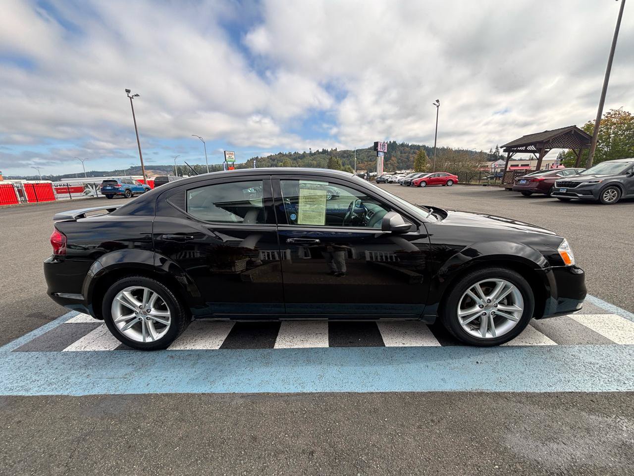 Used 2013 Dodge Avenger SE FWD image 6