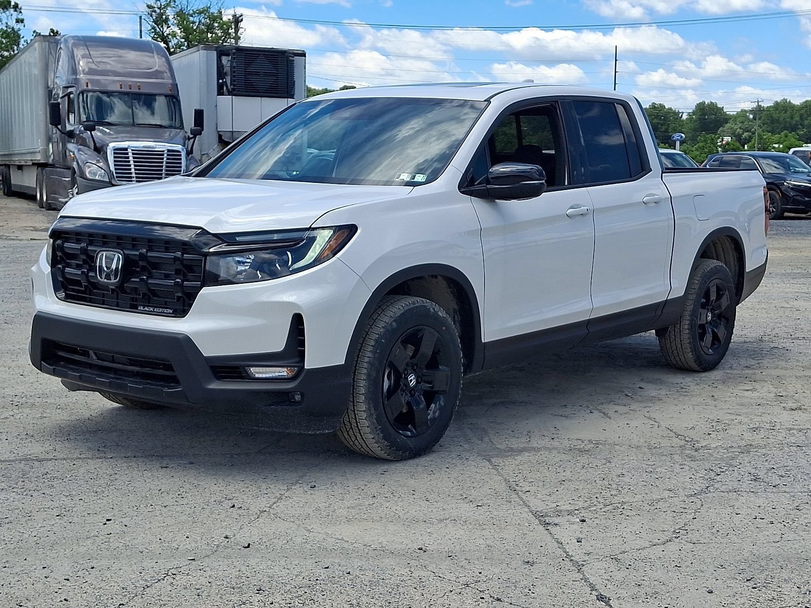 New 2026 Honda Ridgeline Black Edition image 2