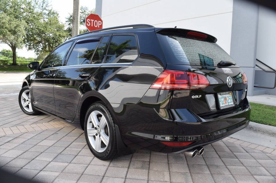 Used 2015 Volkswagen Golf TDI S FWD image 5