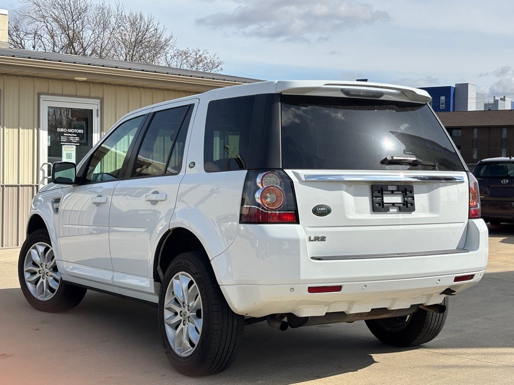 Used 2013 Land Rover LR2 HSE AWD/4WD image 4