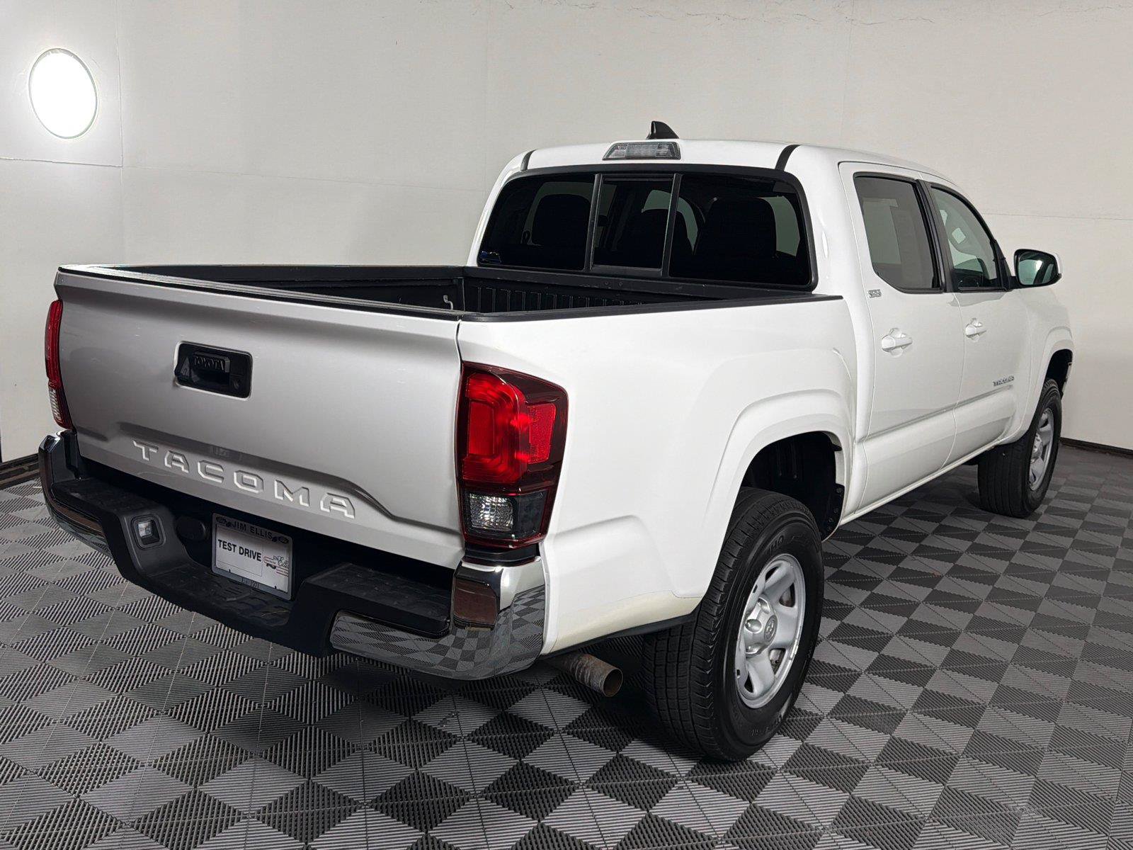 Used 2023 Toyota Tacoma SR5 RWD image 7
