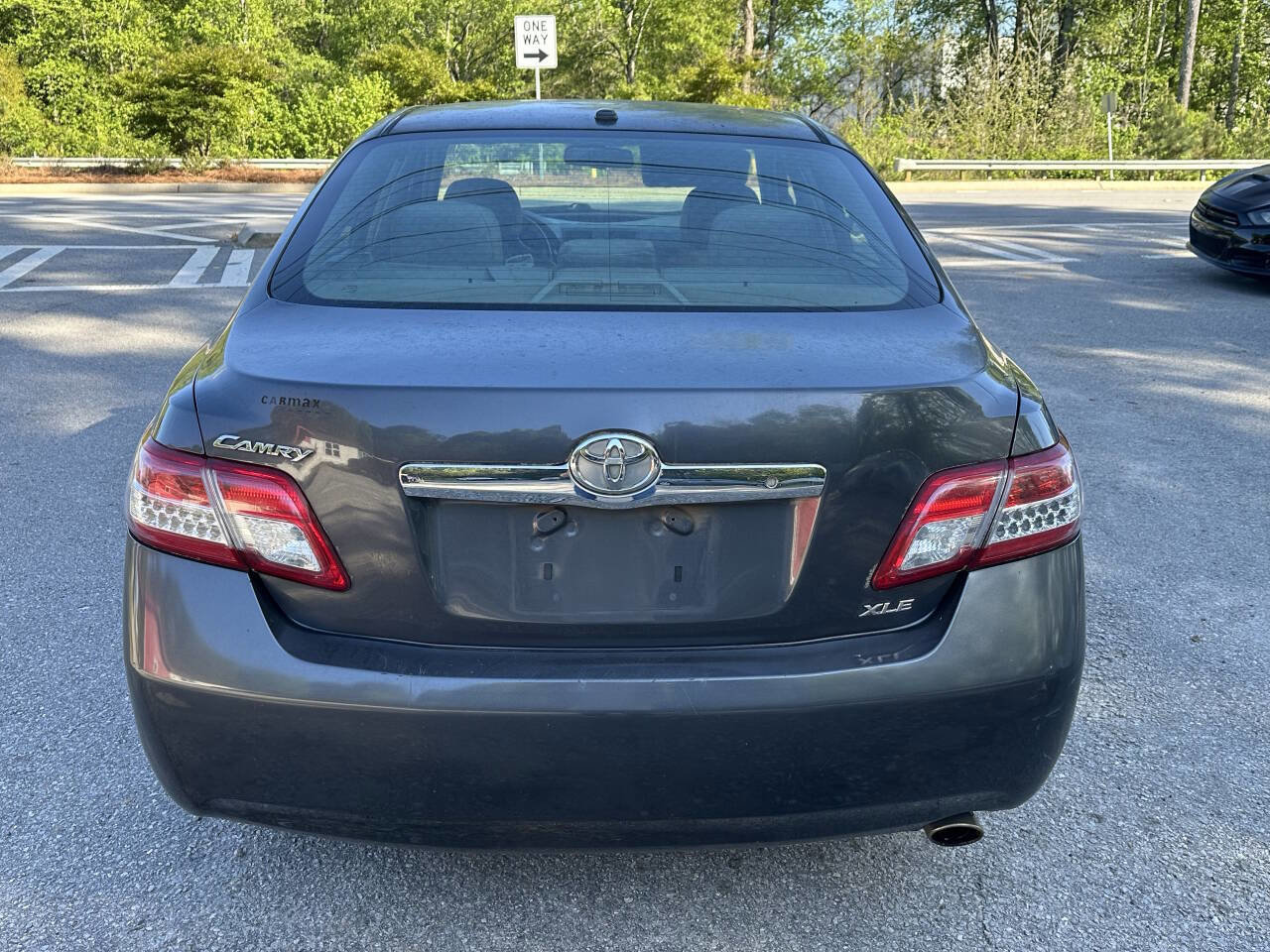 Used 2011 Toyota Camry XLE w/ XLE Extra-Value Pkg #2 image 6