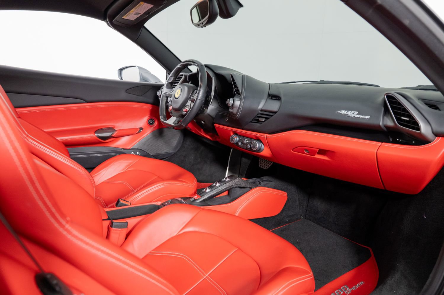 Used 2019 Ferrari 488 Spider image 31