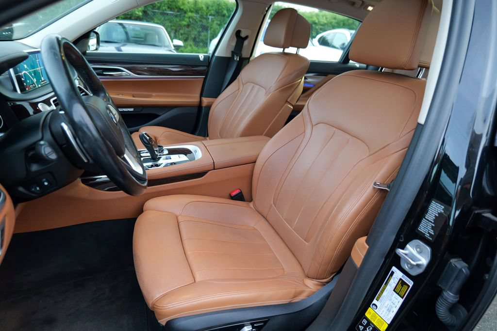 Used 2018 BMW 740i xDrive AWD/4WD image 22