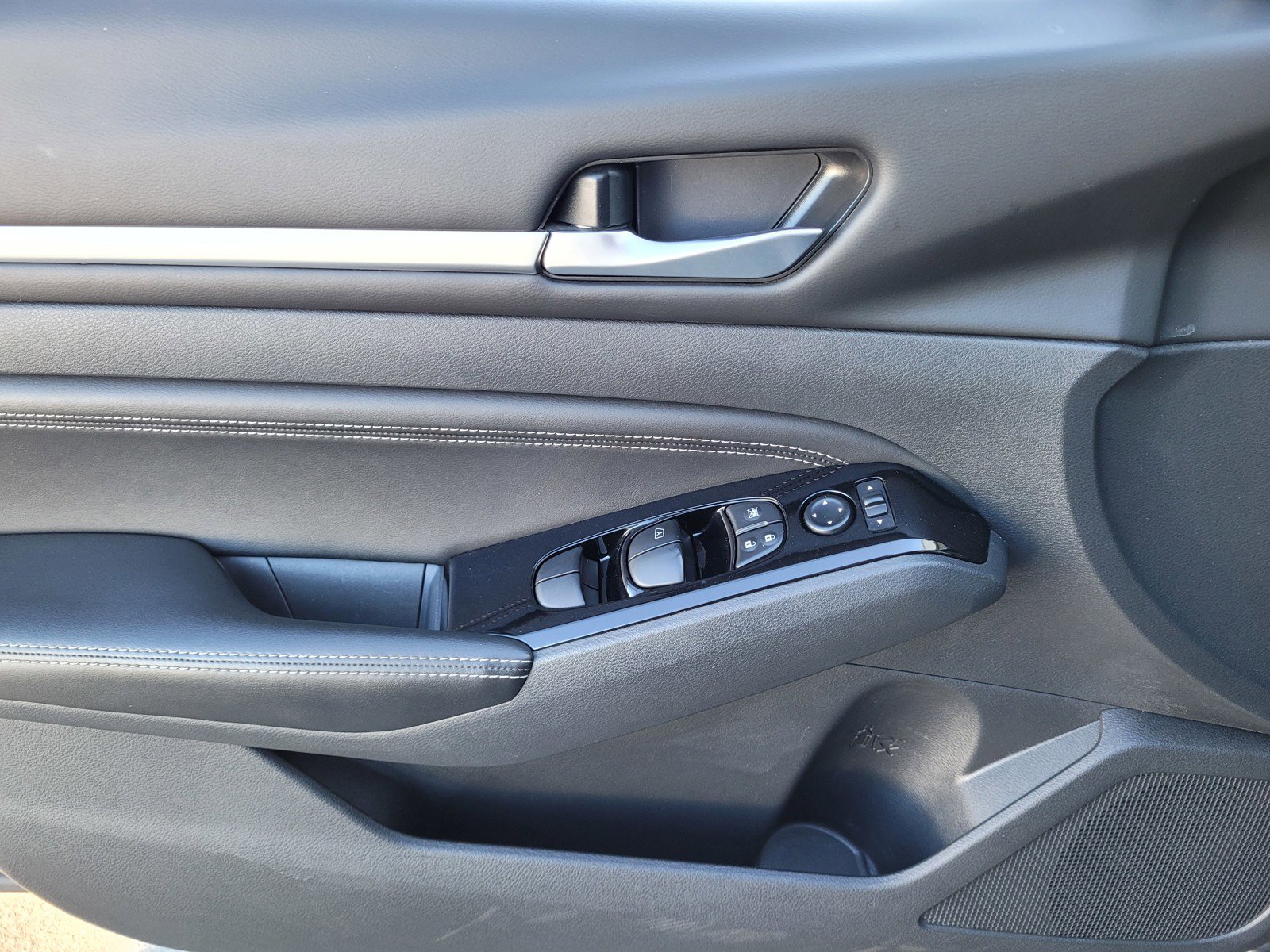 Certified 2023 Nissan Altima 2.5 SV w/ SV Premium Package image 17