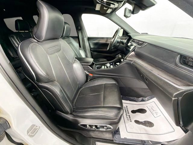 Used 2022 Jeep Grand Cherokee L Overland w/ Luxury Tech Group IV AWD/4WD image 32