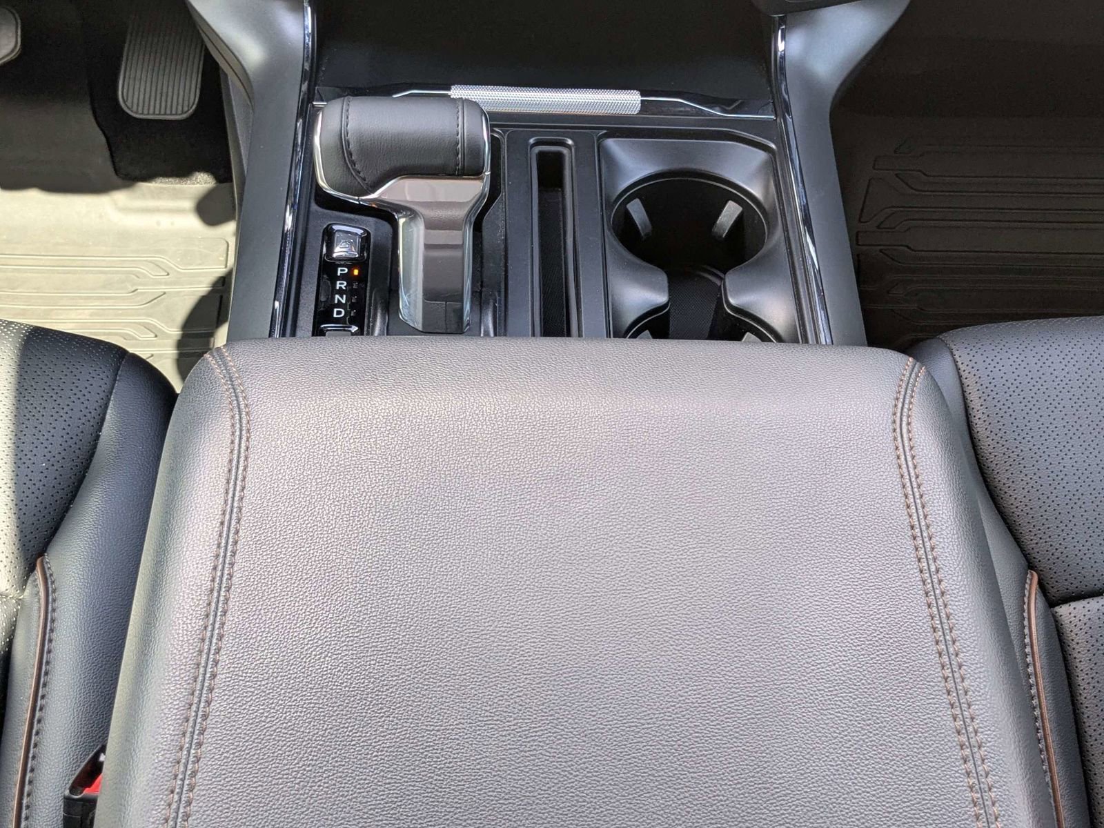 Used 2025 Ford F150 Lariat w/ Equipment Group 502A High image 19