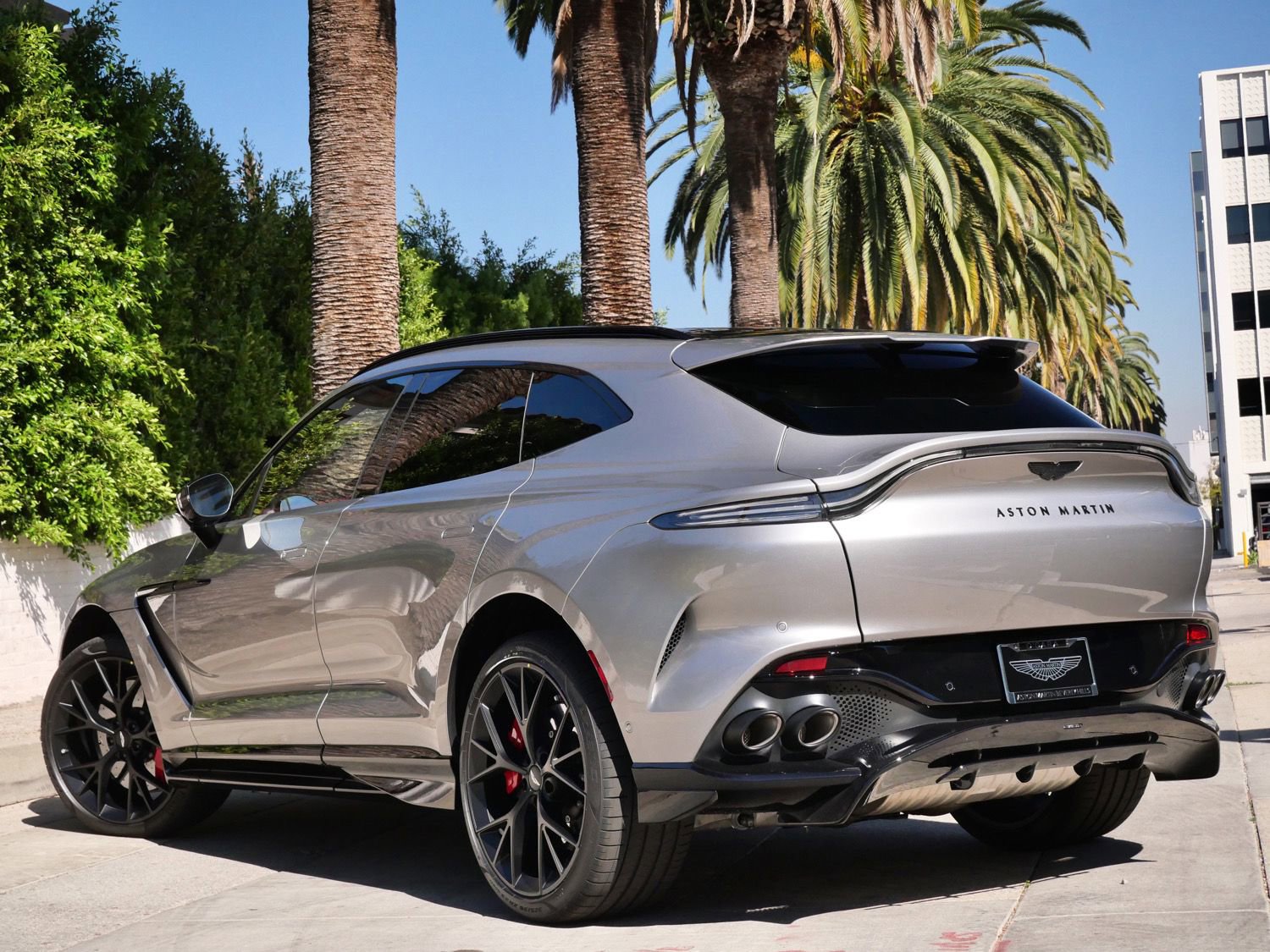 New 2026 Aston Martin DBX 707 image 2
