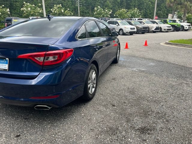 Used 2015 Hyundai Sonata SE w/ Option Group 09 FWD image 6