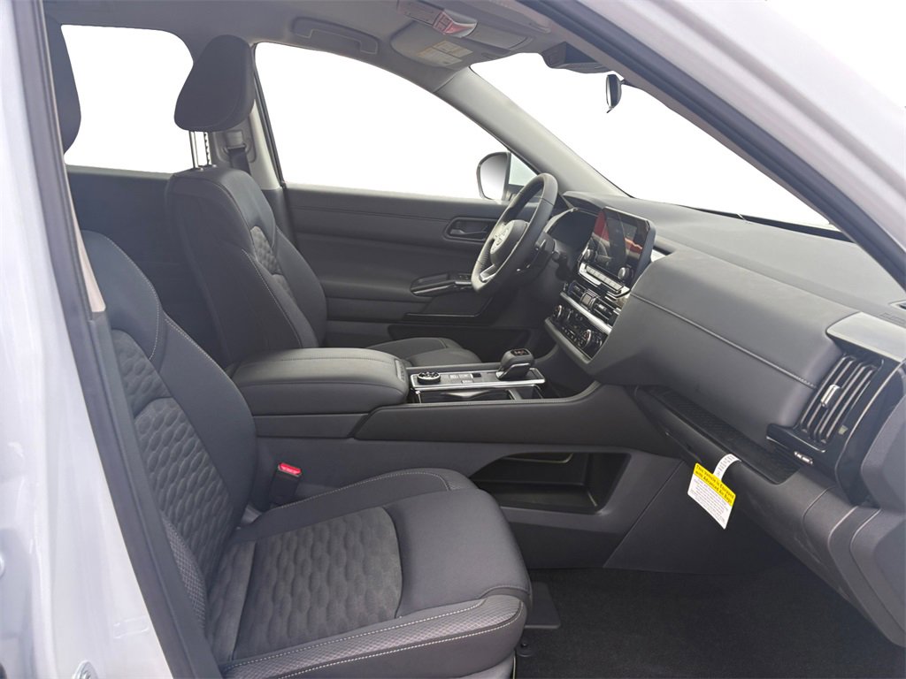 New 2025 Nissan Pathfinder SV image 15