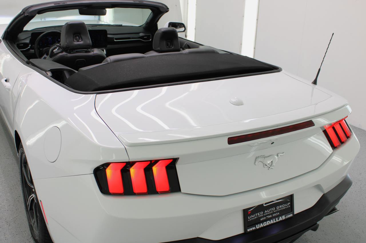 Used 2025 Ford Mustang Premium RWD image 20
