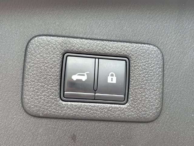 Certified 2021 Nissan Armada Platinum w/ Captain's Chairs Package RWD image 25