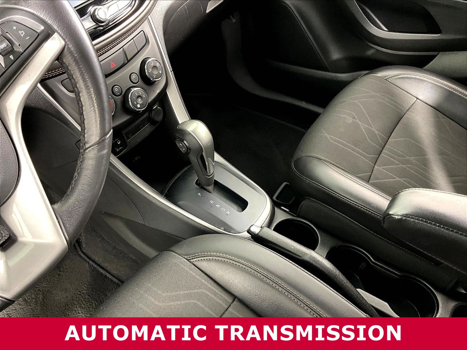 Used 2022 Chevrolet Trax LT w/ LT Convenience Package AWD/4WD image 15