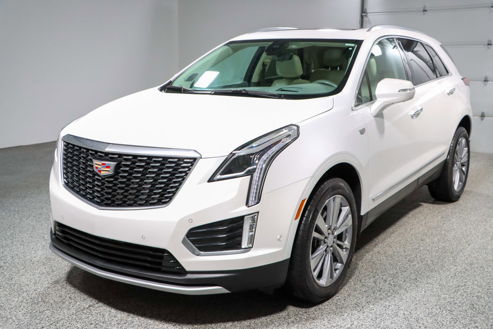 Used 2023 Cadillac XT5 Premium Luxury w/ Technology Package FWD image 34