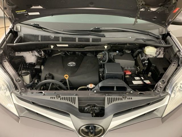Used 2020 Toyota Sienna XLE Premium AWD/4WD image 43