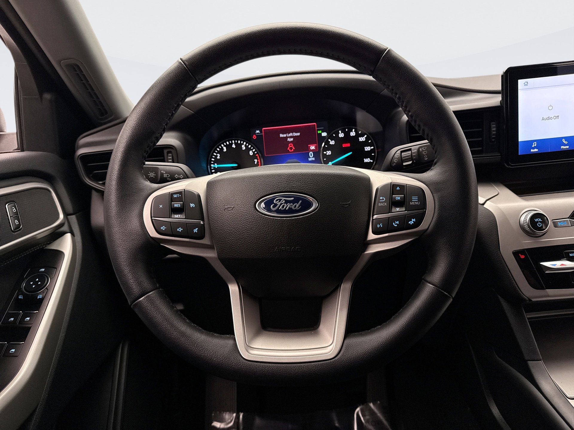 Used 2023 Ford Explorer XLT image 12