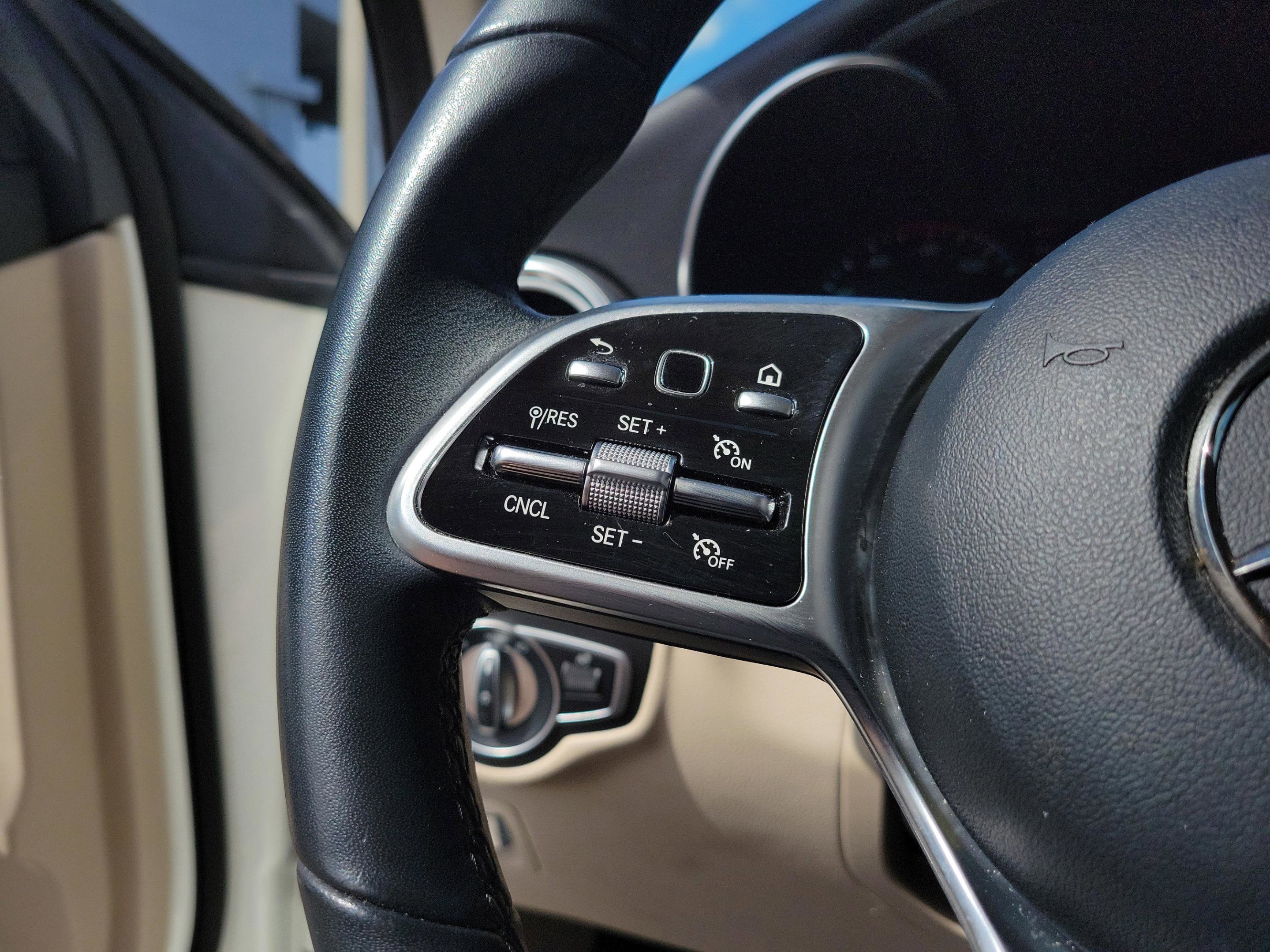 Certified 2022 Mercedes-Benz GLC 300 image 23