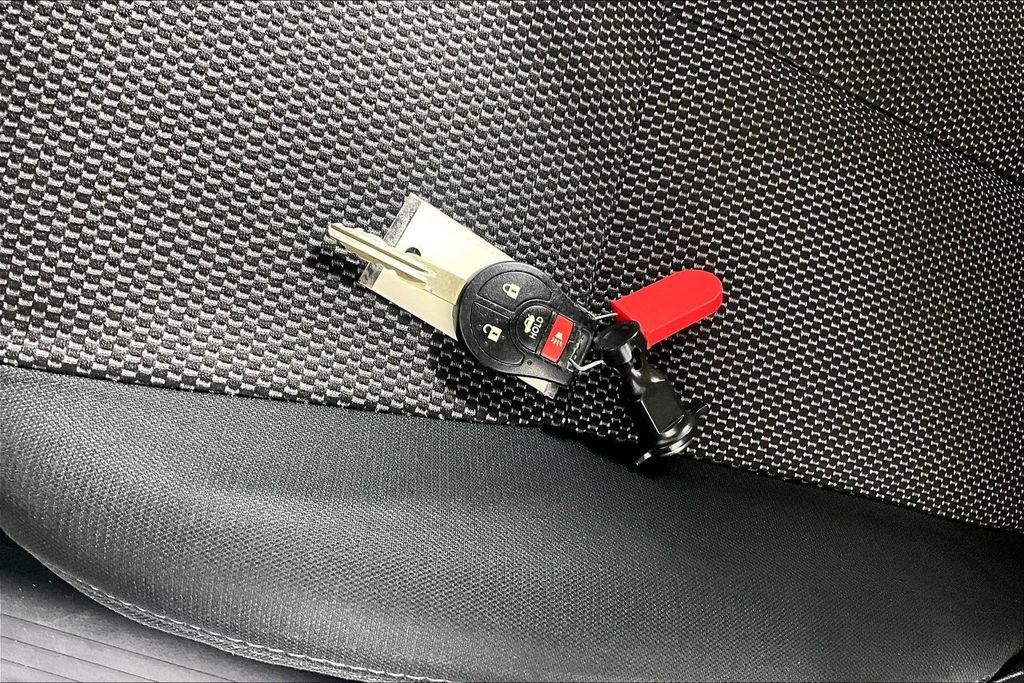 Used 2019 Nissan Versa SV FWD image 10