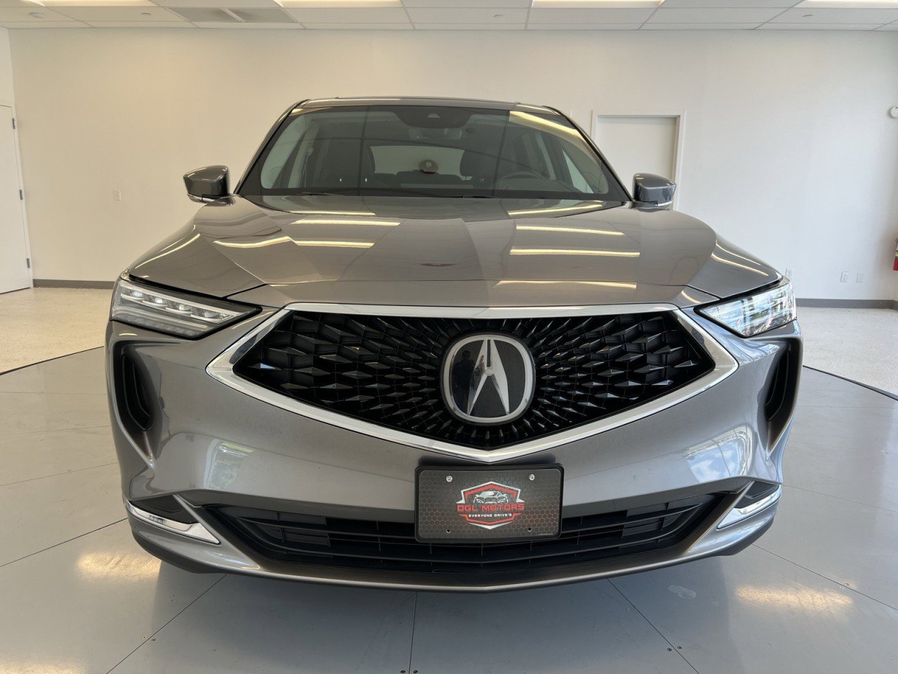 Used 2023 Acura MDX SH-AWD image 2