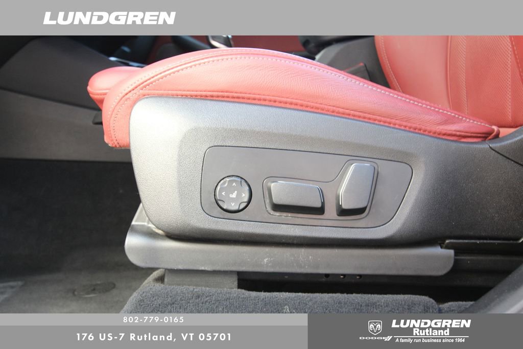 Used 2024 BMW X3 M40i w/ Premium Package image 12