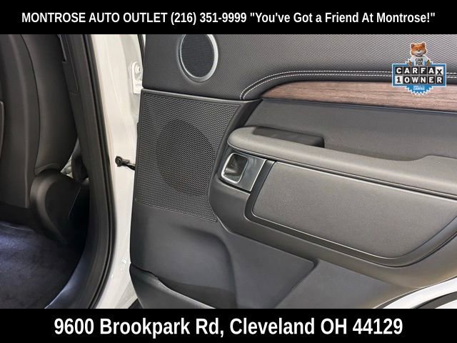 Used 2024 Land Rover Discovery Dynamic SE image 32