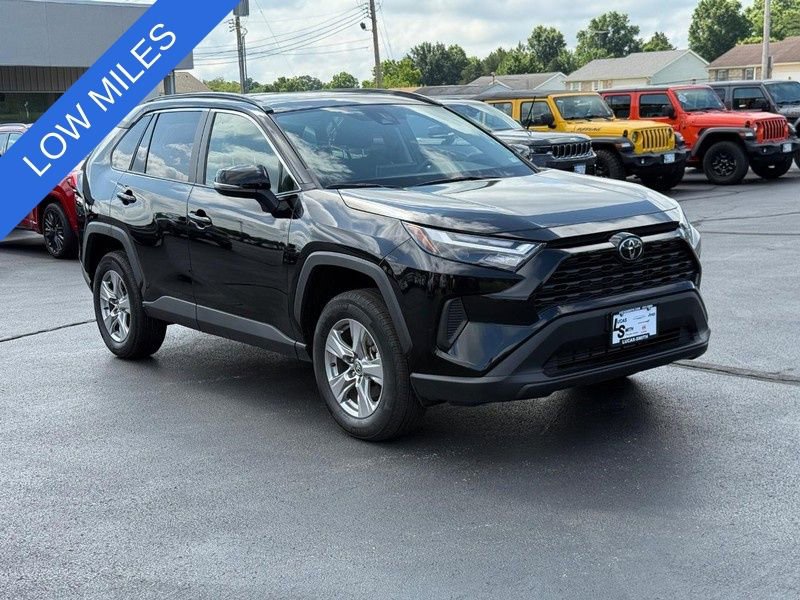 Used 2023 Toyota RAV4 XLE w/ Convenience Package image 2