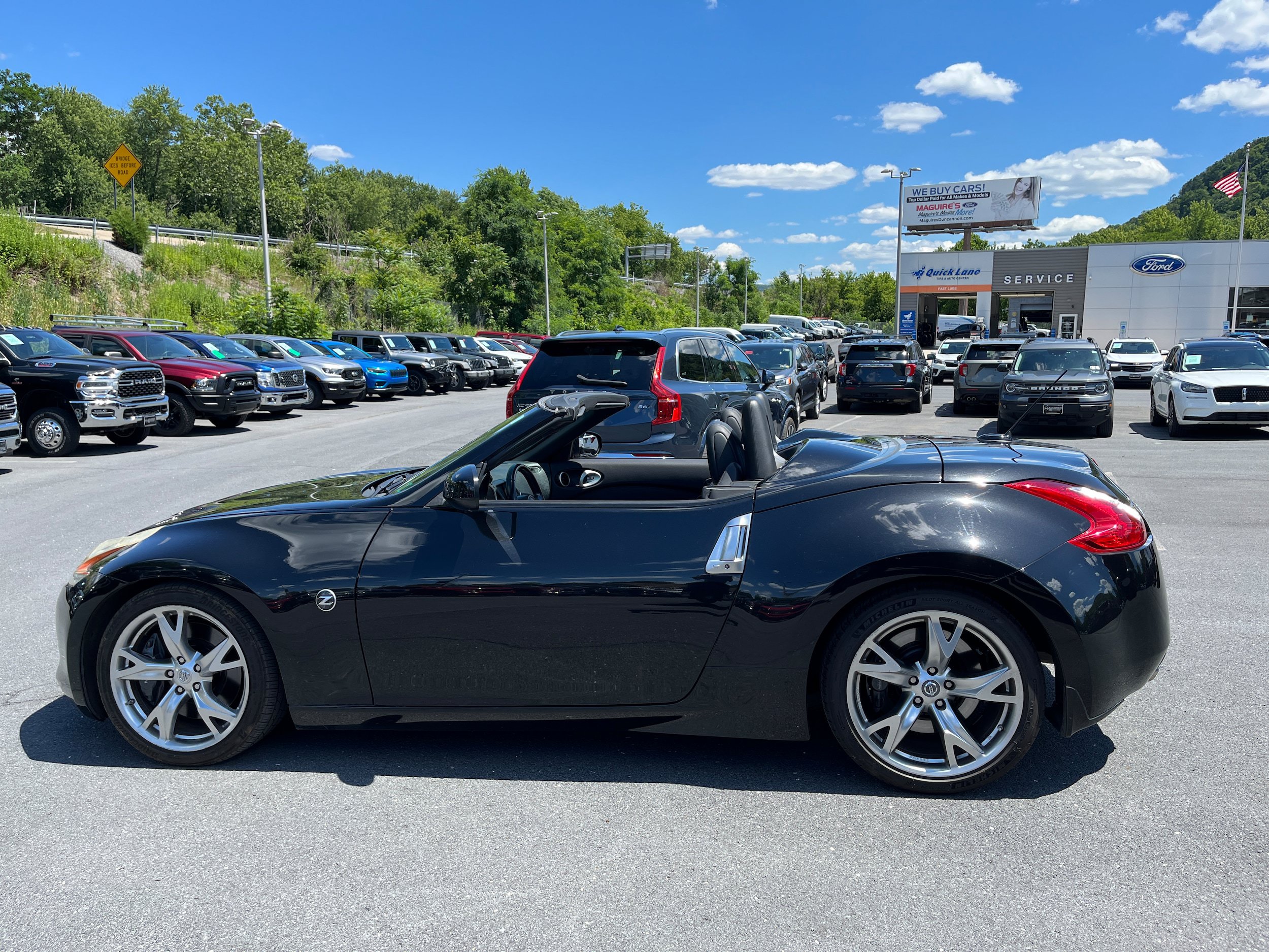 Used 2012 Nissan 370Z Touring w/ Sport Pkg RWD image 7