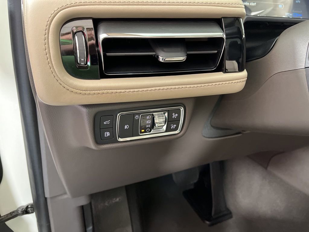 Used 2021 Lincoln Aviator Grand Touring w/ Elements Package Plus image 29