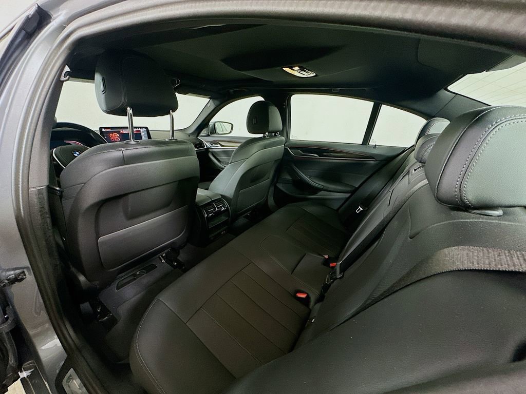 Used 2023 BMW 540i w/ Premium Package image 13