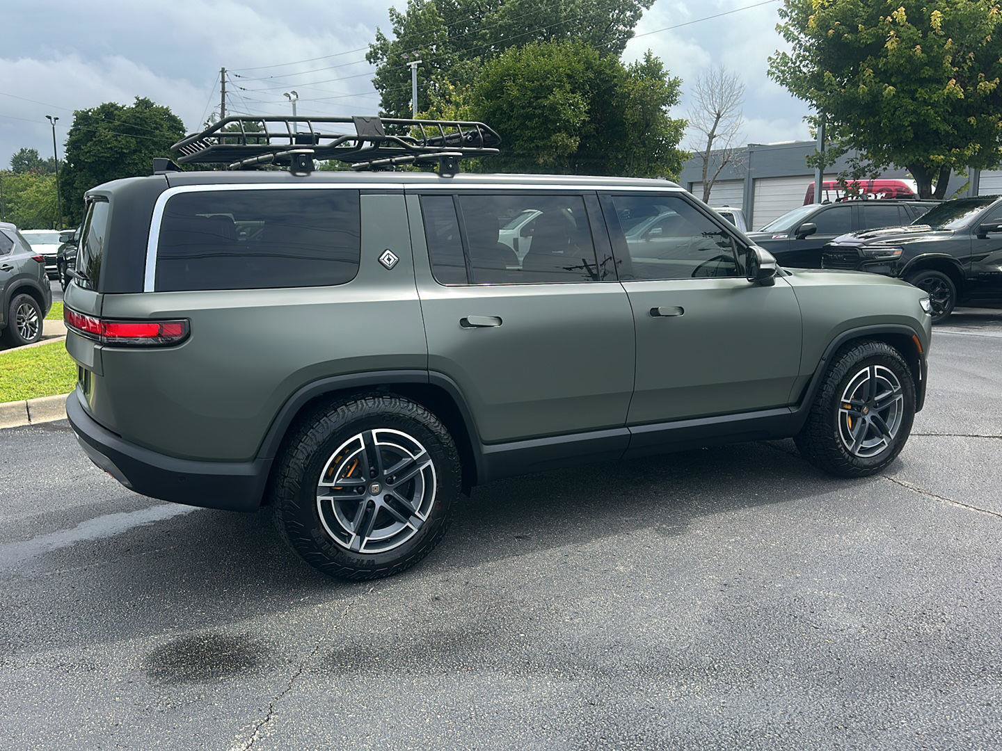 Used 2022 Rivian R1S Launch Edition AWD/4WD image 4