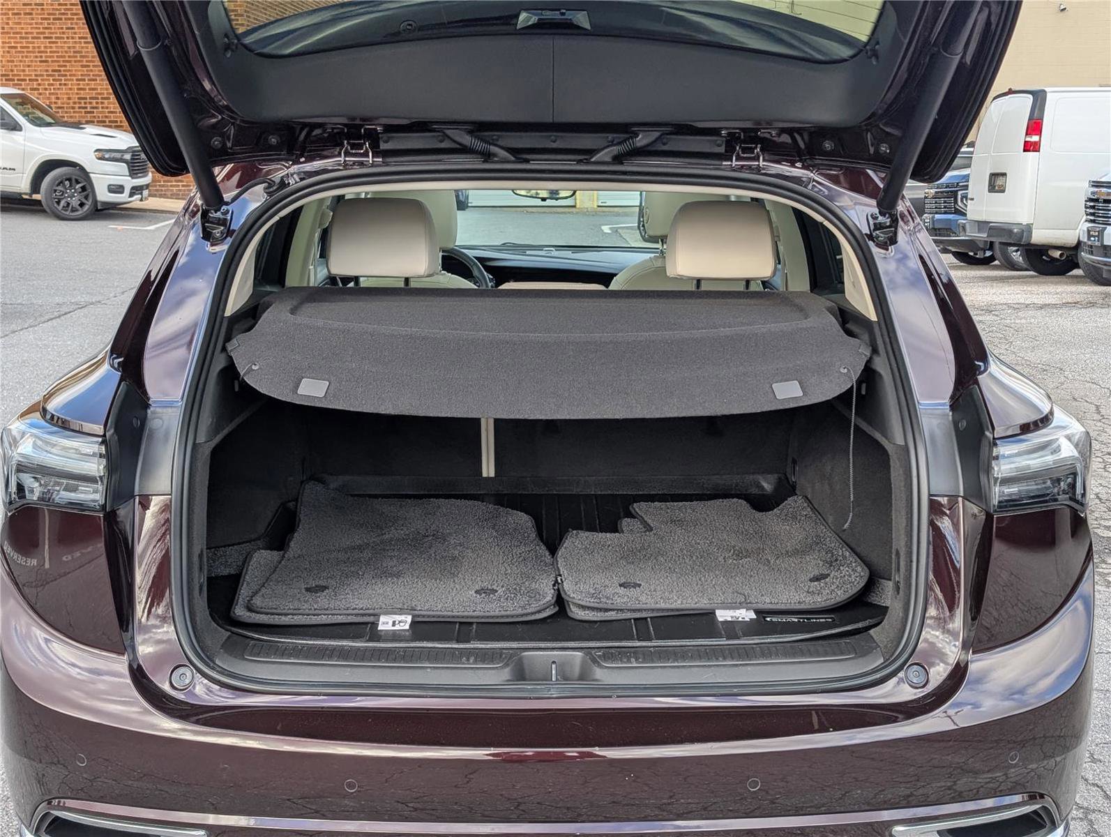 Used 2023 Buick Envision Avenir image 14