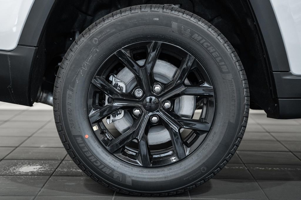 New 2025 Jeep Grand Cherokee L Altitude image 16