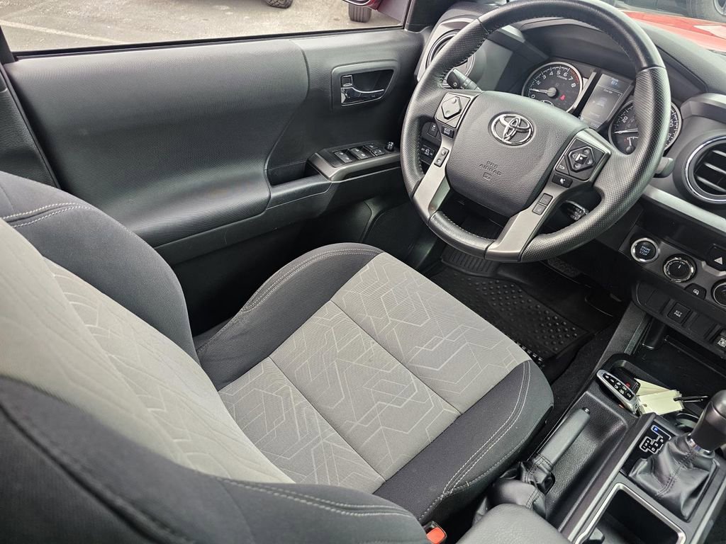 Used 2023 Toyota Tacoma TRD Sport image 28