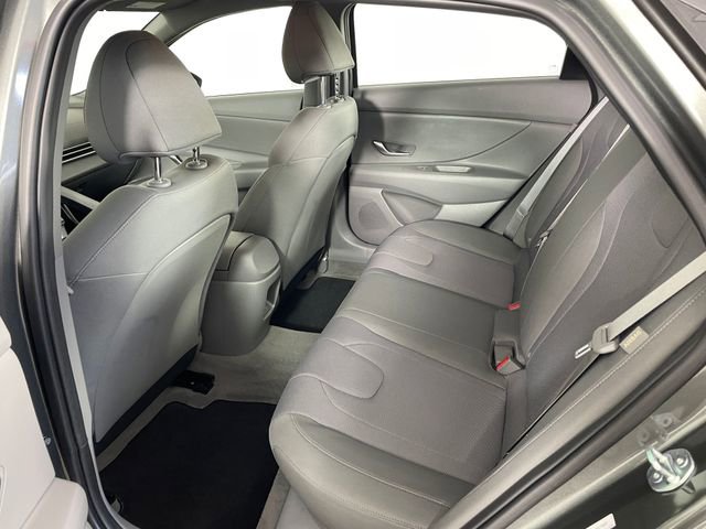 Certified 2025 Hyundai Elantra SE w/ Cargo Package image 17