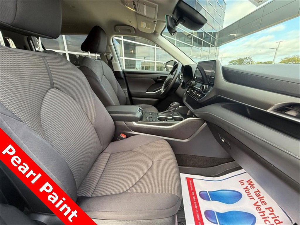 Used 2023 Toyota Highlander L image 9