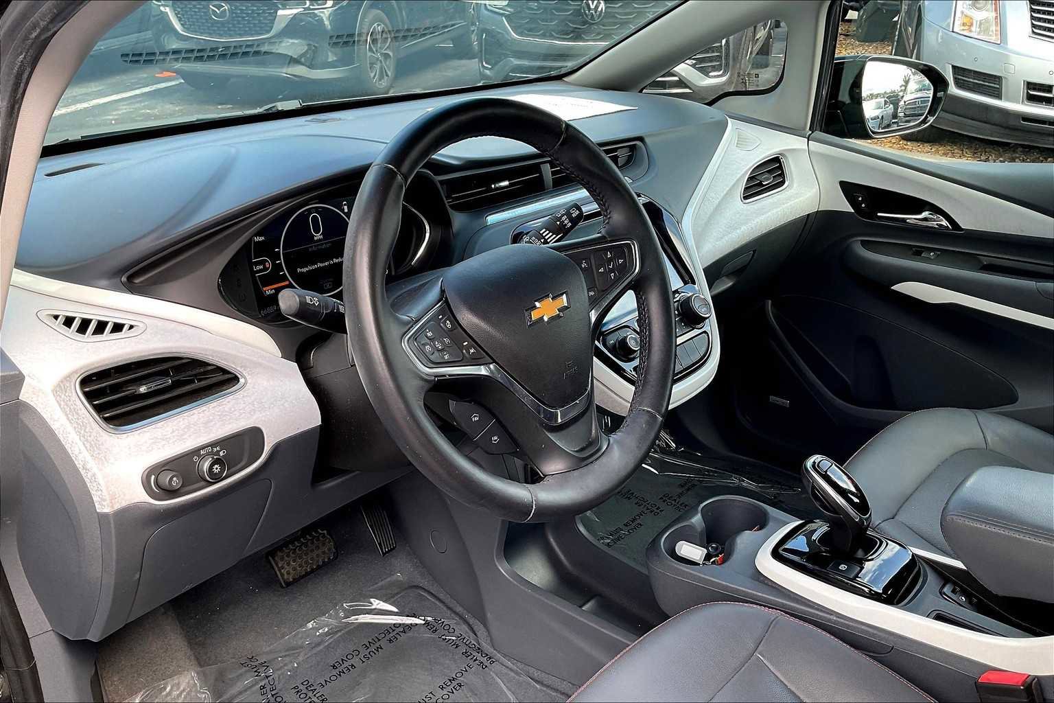 Used 2017 Chevrolet Bolt Premier w/ Driver Confidence II Package image 13