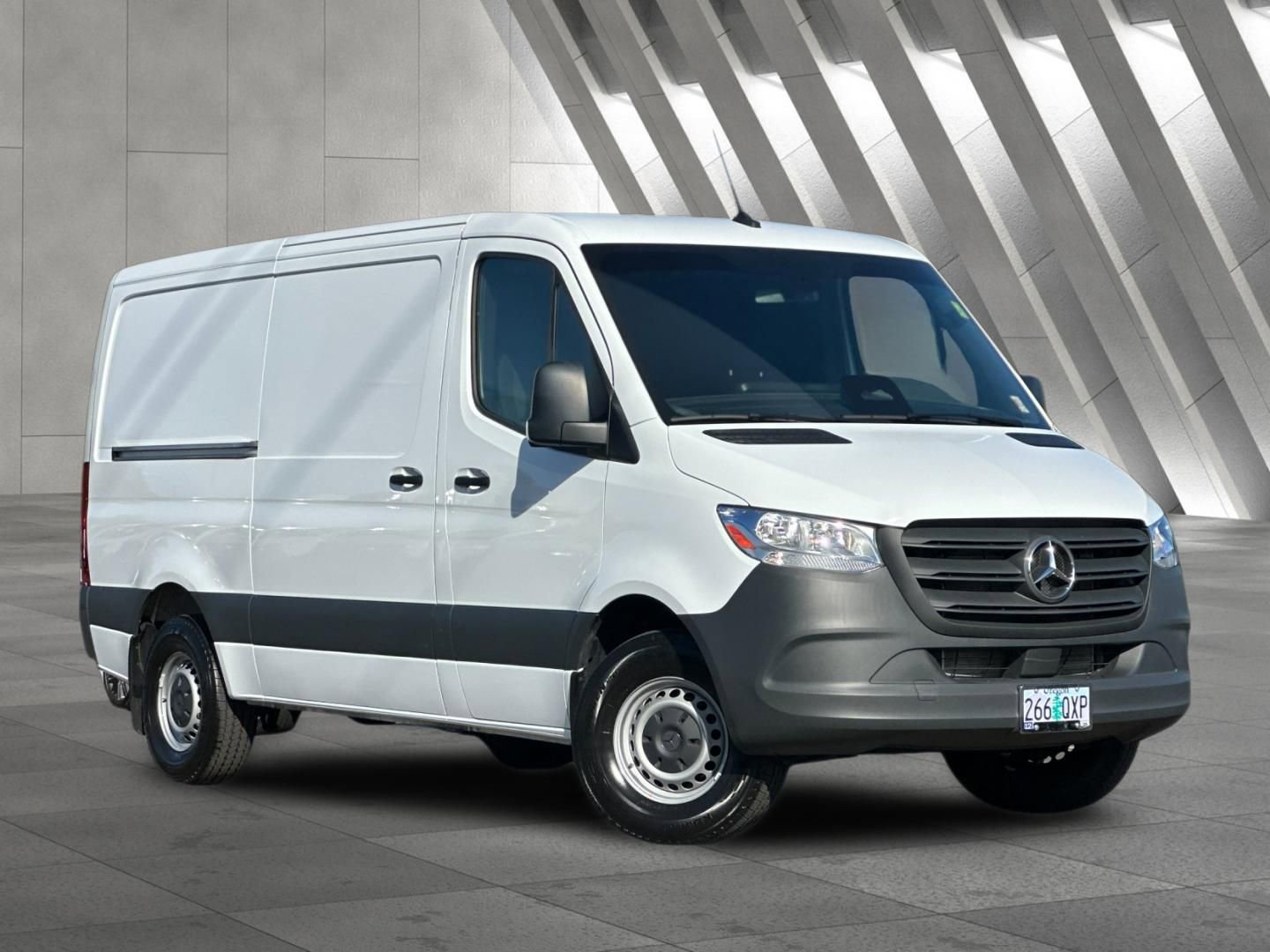 Used 2025 Mercedes-Benz Sprinter 2500 image 2