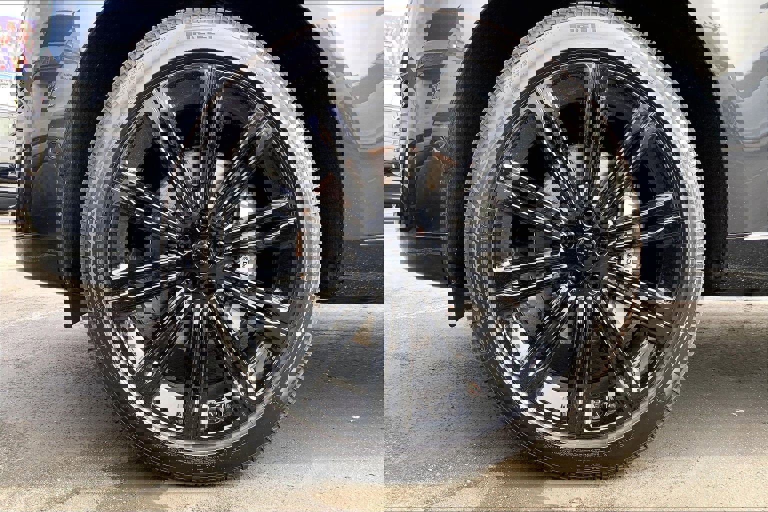 New 2026 Land Rover Range Rover SE image 17