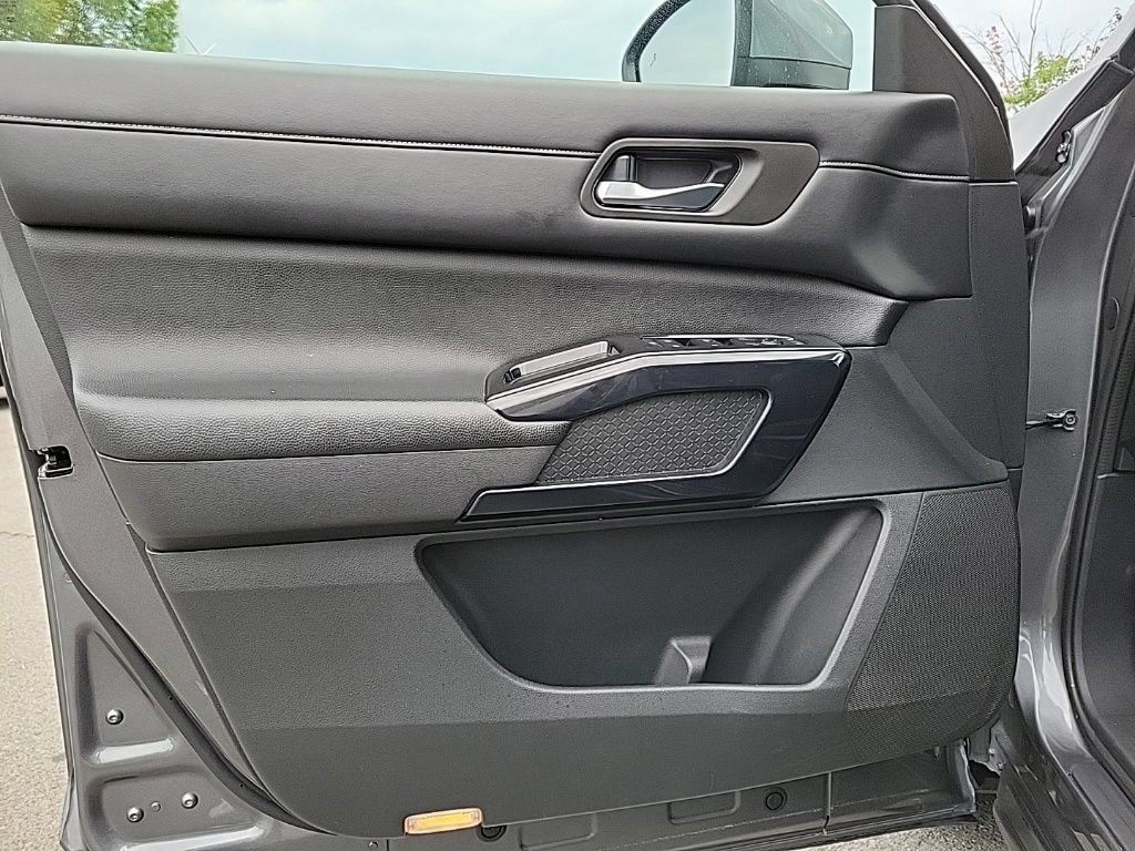 Used 2022 Nissan Pathfinder SV AWD/4WD image 30