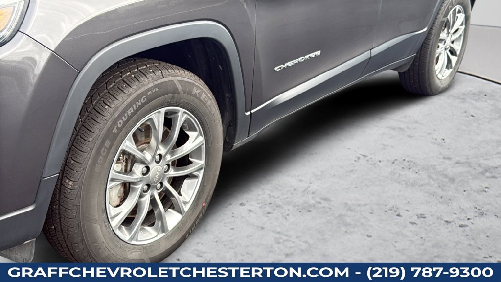 Used 2019 Jeep Cherokee Latitude Plus AWD/4WD image 29
