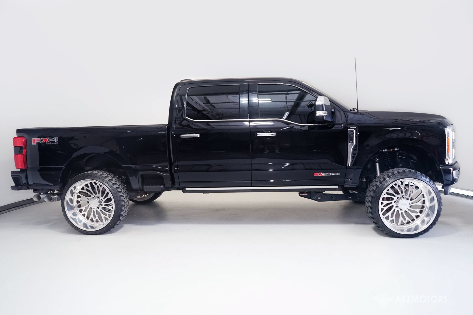 Used 2024 Ford F250 Limited w/ FX4 Off-Road Package AWD/4WD image 3