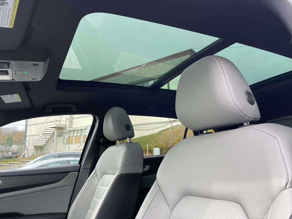 New 2024 Volkswagen Atlas Cross Sport SEL R-Line image 20