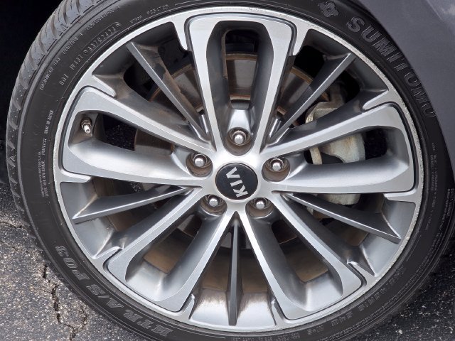 Used 2018 Kia Cadenza Technology FWD image 12