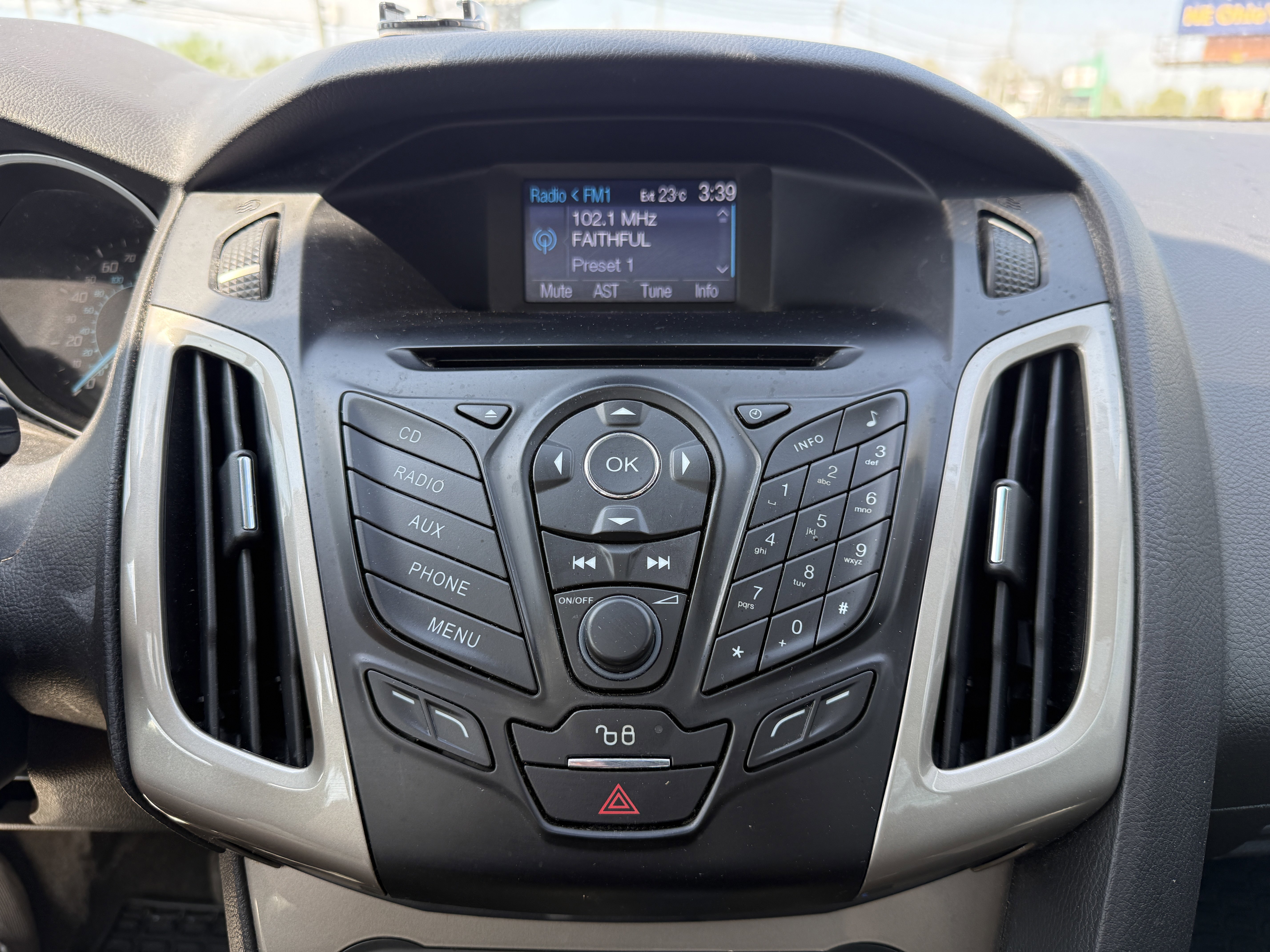 Used 2012 Ford Focus SEL FWD image 27