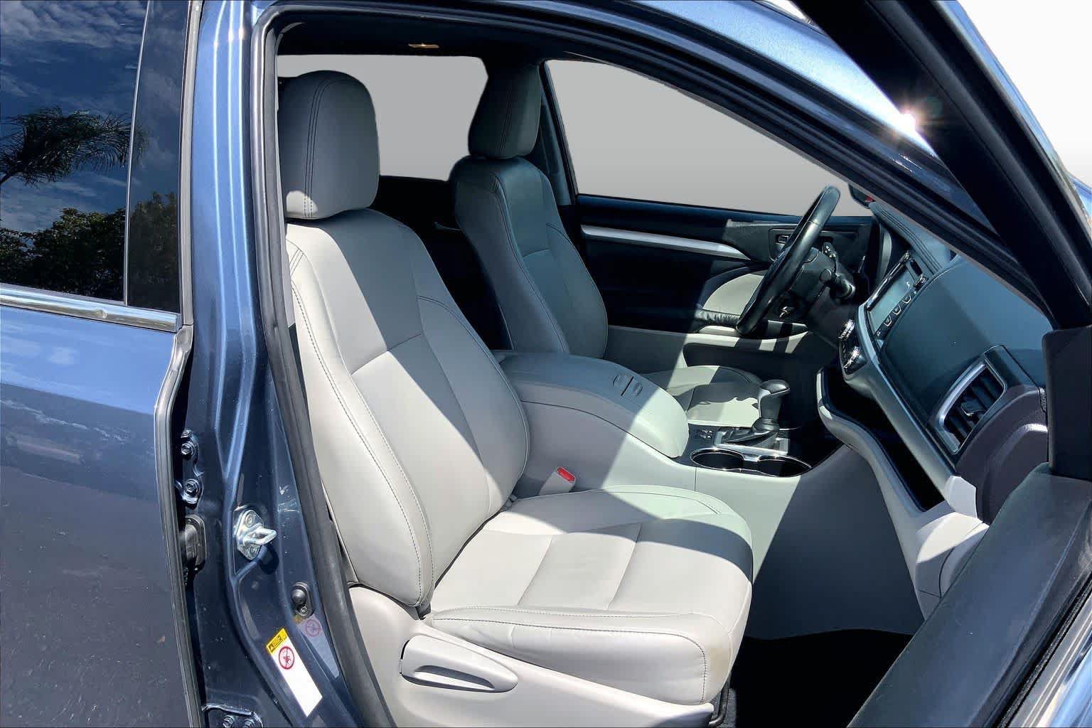 Used 2015 Toyota Highlander XLE FWD image 8