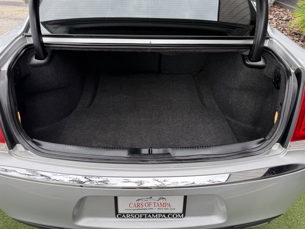 Used 2020 Chrysler 300 Limited image 33
