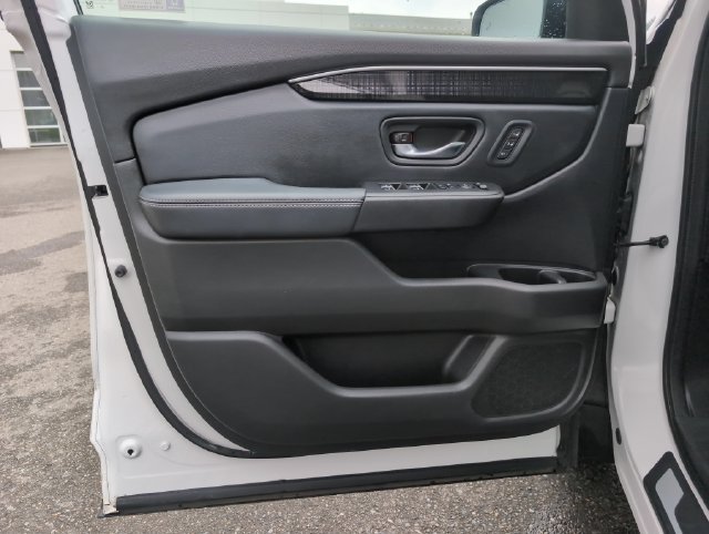 Certified 2024 Honda Pilot Elite image 17