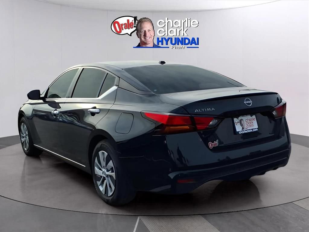 Used 2025 Nissan Altima 2.5 S image 3