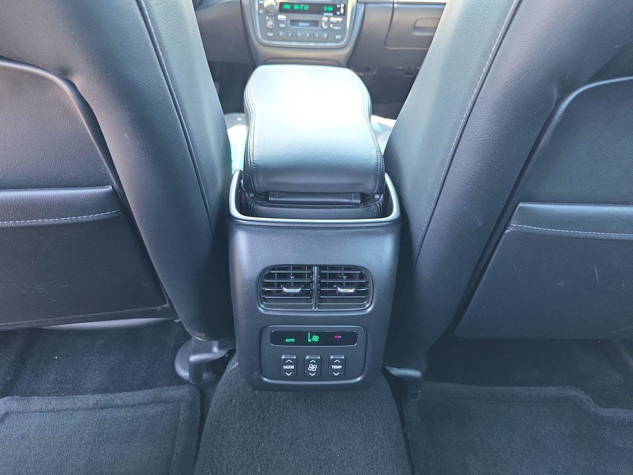 Used 2000 Cadillac De Ville w/ Comfort/Convenience Pkg FWD image 26