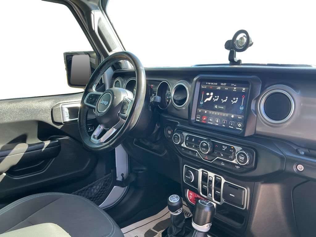 Used 2023 Jeep Wrangler Unlimited Rubicon 4xe w/ Cold Weather Group AWD/4WD image 16